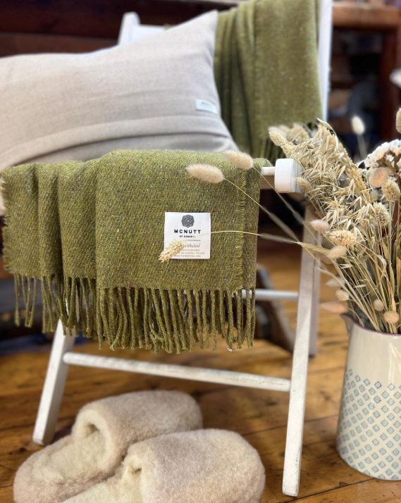 GREEN IRISH WOOL BLANKET WITH FRINGING