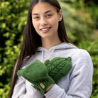 Erin Knitwear Hunter Gloves - Green on woman